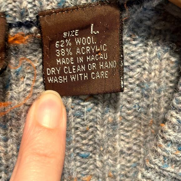 Vintage Brian MacNeil Gray V-neck Wool Blend Sweater - size Large - Picture 4 of 5